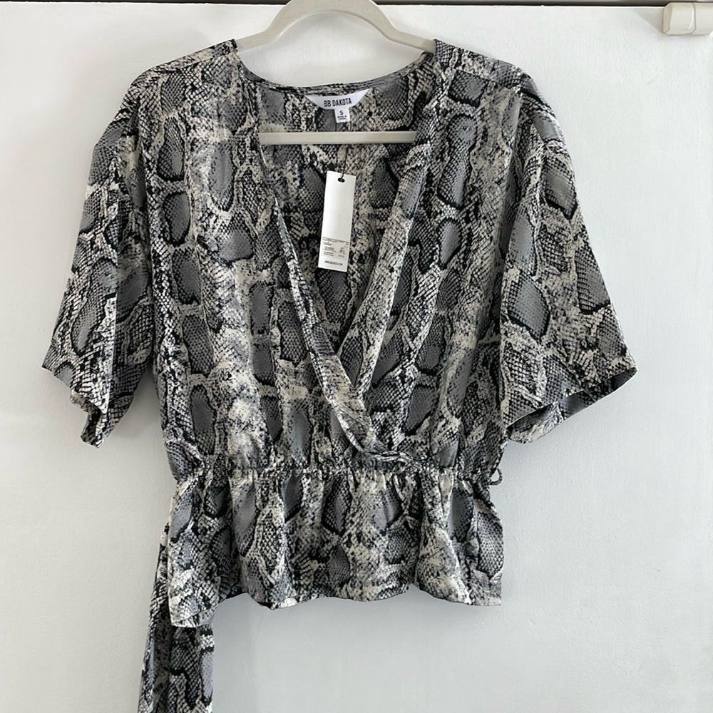 NWT BB Dakota Snakeskin Boise with Belt | S